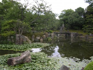 Yes Virginia, it's another gorgeous garden in Kyoto, photo by jbg